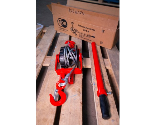 Лебедка ручная TOR ЛР-1,6 3 м 1026174
