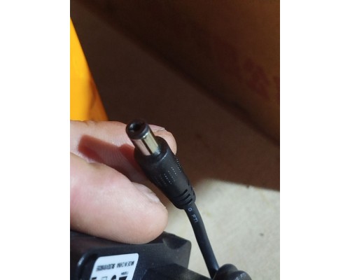 Зарядное устройство HB-090100 для тележек CW 9V/1A (Charger) горизонтальное 1049384