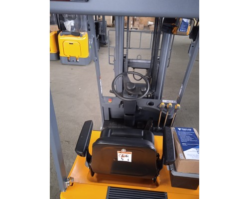 Погрузчик электрический трехопорный XILIN 1,5 т 4,5 м CPD15S-E сайдшифт 1037467