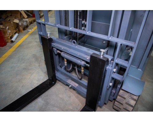 Погрузчик электрический трехопорный XILIN 1,5 т 3,5 м CPD15S-E сайдшифт 1037463