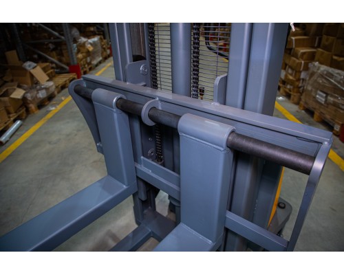 Штабелер гидравлический с электроподъемом 1,5 т 3,0 м XILIN CDD15B-E с раздвижными вилами 1009595