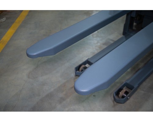 Штабелер гидравлический с электроподъемом 1,5 т 3,0 м XILIN CDD15B-E с раздвижными вилами 1009595