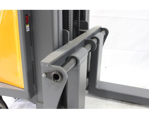 Штабелер гидравлический с электроподъемом 1,5 т 3,5 м XILIN CDD15B-E с раздвижными вилами 1009597