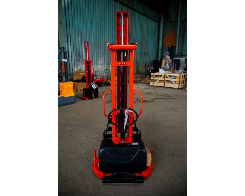 Штабелер самоподъемный 0,5 т 1,5 м TOR CDD05Z с электроподъемом* 1023077