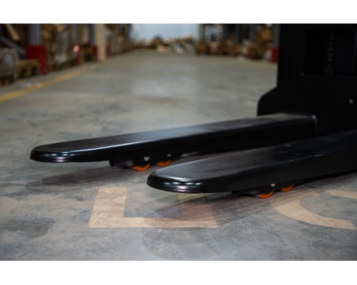 Штабелер самоходный 1,5 т 3,0 м TOR WS15H-3000SC PRO Li-ion 24/60 В/Ач контроль скорости подъема  1048090