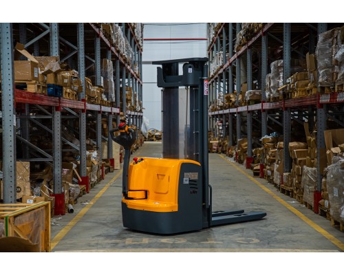 Штабелер самоходный 1,5 т 4,5 м XILIN CDDR15-III 24/200 В/Ач (сопровождаемый) 1010948