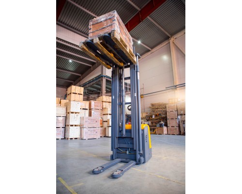 Штабелер самоходный 1,5 т 5,6 м XILIN CDDK15-III 24/200 В/Ач (с платформой) 1012039