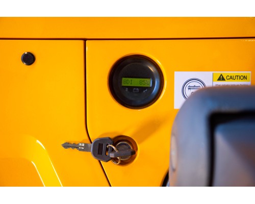 Штабелер самоходный 1,5 т 5,6 м XILIN CDDK15-III 24/200 В/Ач (с платформой) 1012039