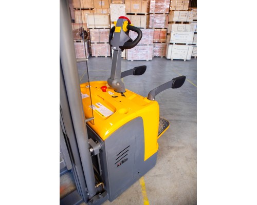 Штабелер самоходный 1,5 т 5,6 м XILIN CDDK15-III 24/200 В/Ач (с платформой) 1012039