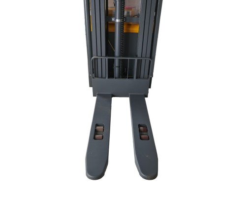 Штабелер самоходный 1,5 т 5,6 м XILIN CDDR15-III 24/200 В/Ач (сопровождаемый) 1010950