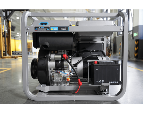 Генератор дизельный 7,0 кВт 220В с электростартером и колесами TOR KM7000D 1049615