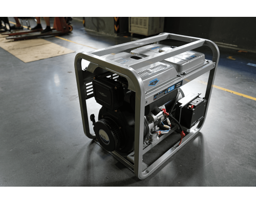 Генератор дизельный 7,0 кВт 220В с электростартером и колесами TOR KM7000D 1049615