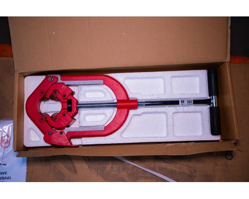 Труборез с хомутной защелкой TOR GH4S для стальных труб 2"- 4" 1024611