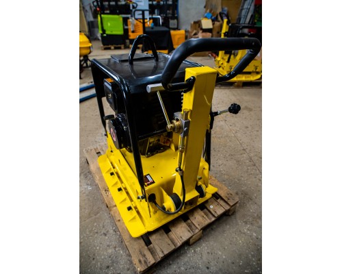 Виброплита реверсивная TOR C-330(R) 234 кг, 30кН дизельная 1024136