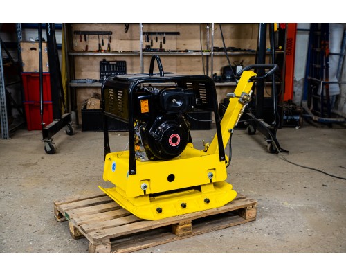 Виброплита реверсивная TOR C-330(R) 234 кг, 30кН дизельная 1024136