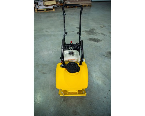 Виброплита TOR C-60T(R) 70 кг, 10,5кН (Honda) бак, коврик, колесный комплект 1022027