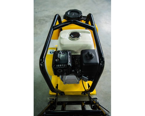 Виброплита TOR C-60T(R) 70 кг, 10,5кН (Honda) бак, коврик, колесный комплект 1022027